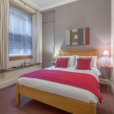 Ambleside Central 3*