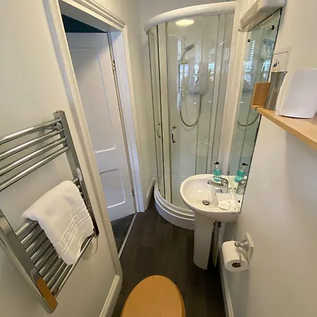 Ambleside Central 3*